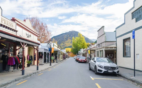 Arrowtown Nieuw Zeeland April 2016 Mensen Kunnen Gezien Verkennen Rond — Stockfoto