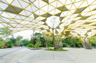 Kuala Lumpur, Malezya - Ağustos 22,2018: Lake Gardens, Kuala Lumpur Perdana Botanik Bahçeleri olarak da bilinen Kl'ın ilk büyük ölçekli eğlence parkı olduğunu. Görülen egzersiz ve çevresinde bisiklet insanlar olabilir.