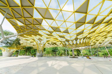 Kuala Lumpur, Malezya - Ağustos 22,2018: Lake Gardens, Kuala Lumpur Perdana Botanik Bahçeleri olarak da bilinen Kl'ın ilk büyük ölçekli eğlence parkı olduğunu. Görülen egzersiz ve çevresinde bisiklet insanlar olabilir.