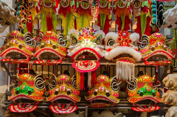 Traditioneller Chinesischer Löwentanzkopf Den Regalen — Stockfoto