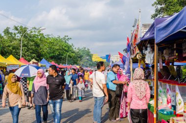 Kuala Lumpur,Malezya - 25 Mayıs 2019 : Keşif yaparken görülen insanlar