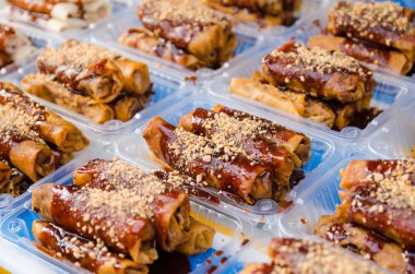 Kızarmış bahar rulo veya Popiah ünlü Malezya geleneksel s