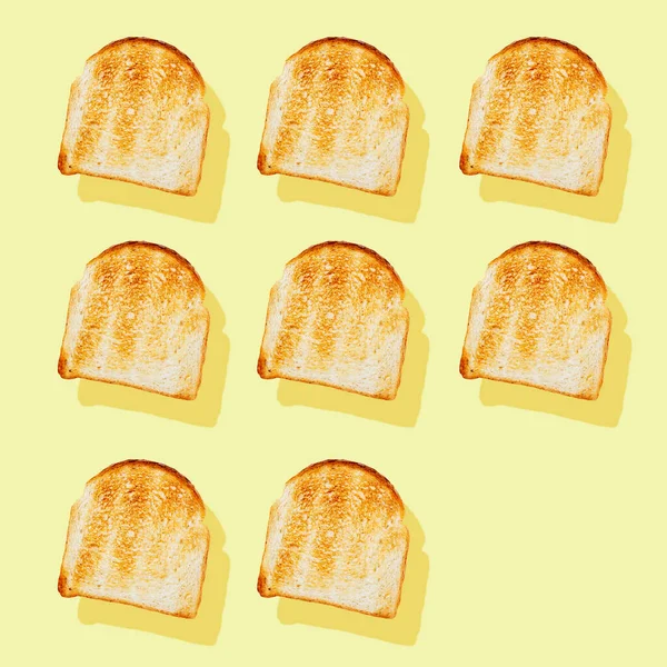 Fotografia Kolaż Tosty Chleb Pastelowym Żółtym Tle Widok Płaski Lay — Zdjęcie stockowe