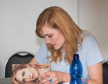 Prag - 11 Mayıs 2018: Kitap Dünya Prag 2018 - 24rd Uluslararası Kitap Festivali adil ve edebi. Çek biatloncu Gabriela Koukalova resimde