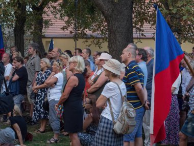 Prag - 21 Ağustos 2018: İnsanlar Meclisi anmak park Kampa Çekoslovakya'nın Varşova Paktı işgalinin 50'nci yıldönümü.