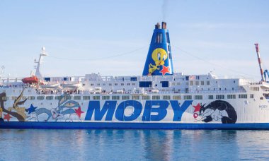 Cenova - 4 Eylül 2018: Yolcu feribot liman Moby hatlarının
