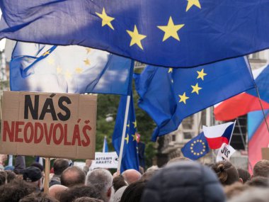 Prag'daki Oldtown Meydanı'nda protestolar