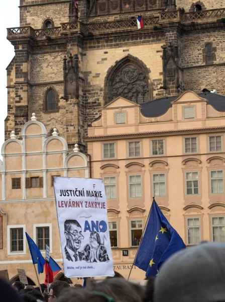 Протести на площі Oldtown в Празі — стокове фото