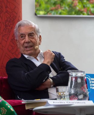 Nobel Edebiyat Ödülü laureat Mario Vargas Llosa Kitap Wor