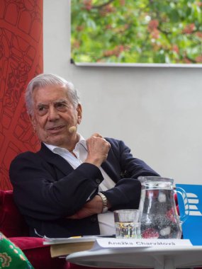 Nobel Edebiyat Ödülü laureat Mario Vargas Llosa Kitap Wor