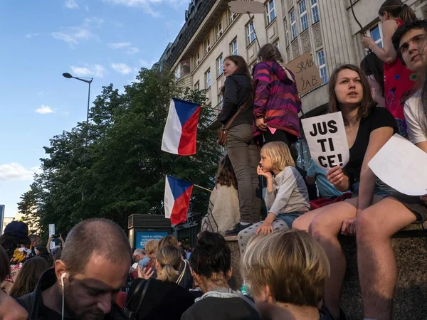 Протести на Вацлавській площі в Празі — стокове фото