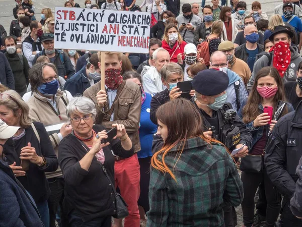 Prague Juni 2020 Tusentals Människor Protesterade Palacky Square Mot Regeringen Stockbild