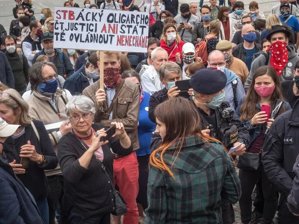 Praga Giugno 2020 Gente Protestava Piazza Palacky Contro Governo Andrei Immagine Stock