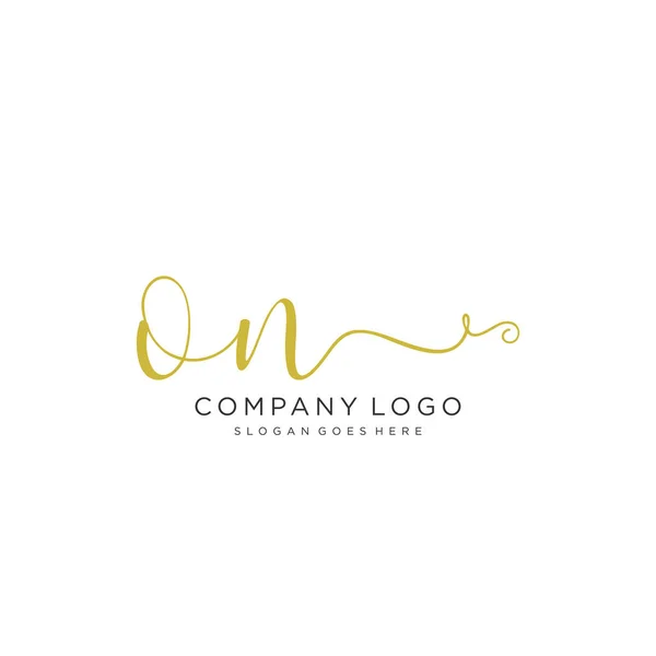 Ursprunglig Handstil Logotyp Design Skönhet Designhandskriven Logotyp För Mode Team — Stock vektor