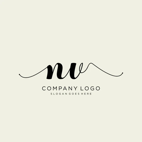 初期の手書きロゴデザイン ファッション 結婚式 美しさ ビジネス会社のためのロゴ — ストックベクタ