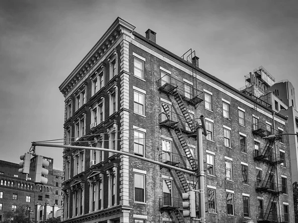 Černobílý Obrázek Staré Budovy Požární Schodiště New York City Usa — Stock fotografie
