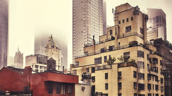 New York City Edifícios Residenciais Antigos Dia Chuvoso Retro Imagem — Fotografia de Stock