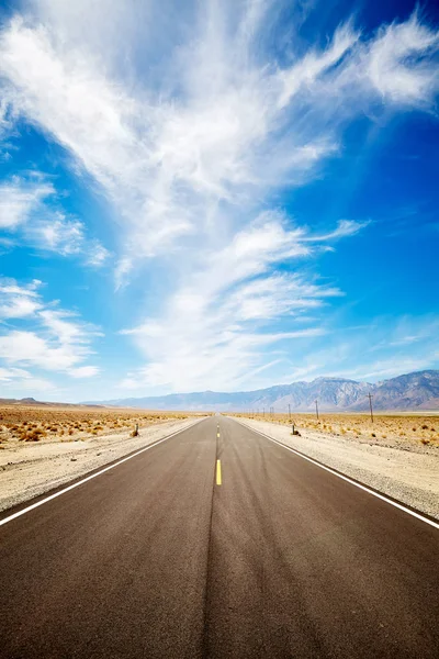 Estrada Deserto Sem Fim Vale Morte Califórnia Eua — Fotografia de Stock