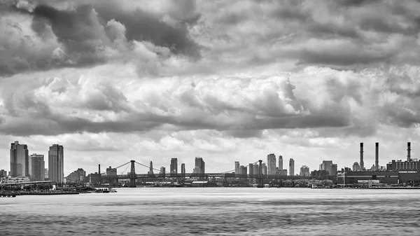 Céu Tempestuoso Sobre Ponte Williamsburg Que Conecta Manhattan Lower East — Fotografia de Stock