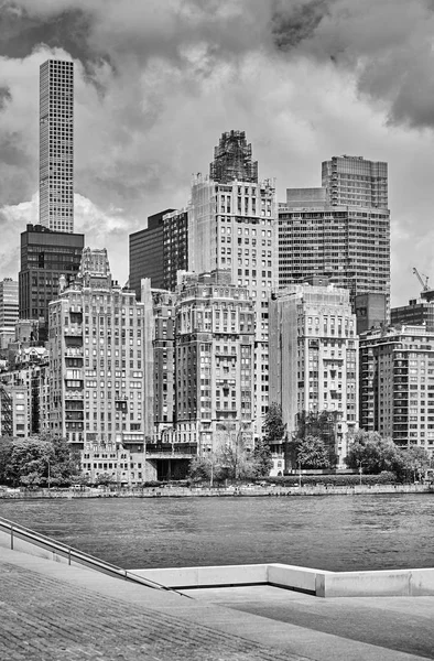 Foto Blanco Negro Ciudad Nueva York Vista Desde Roosevelt Island —  Fotos de Stock