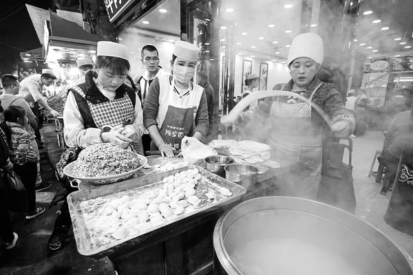 2017年10月5日 街头食品准备在穆斯林季度 著名的旅游网站 以其文化和食品闻名 — 图库照片