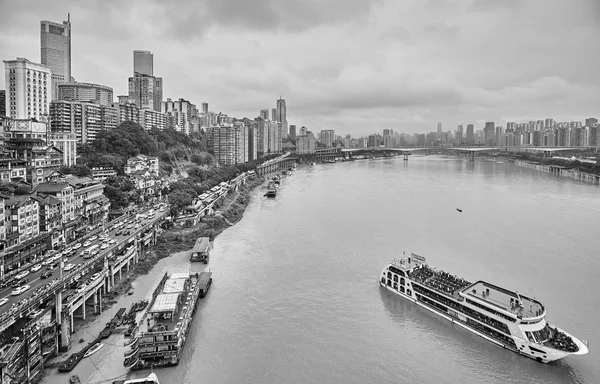 Chongqing Chiny Października 2017 Rejs Statek Opuszcza Port Miasto Jest — Zdjęcie stockowe