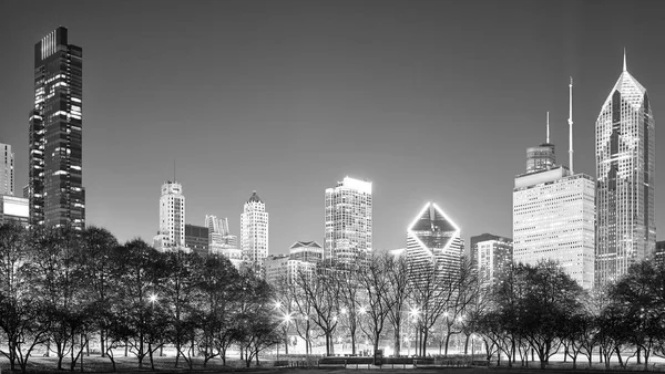 Blanco Negro Chicago Panorama Por Noche Estados Unidos —  Fotos de Stock