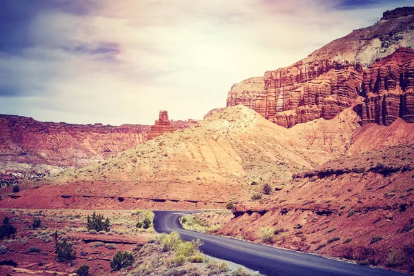 Malebná Silnice Národním Parku Capitol Reef Barva Tónovaný Obrázek Utah — Stock fotografie