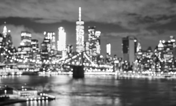 Foto Sfocata Bianco Nero Del Paesaggio Urbano New York Notte — Foto Stock