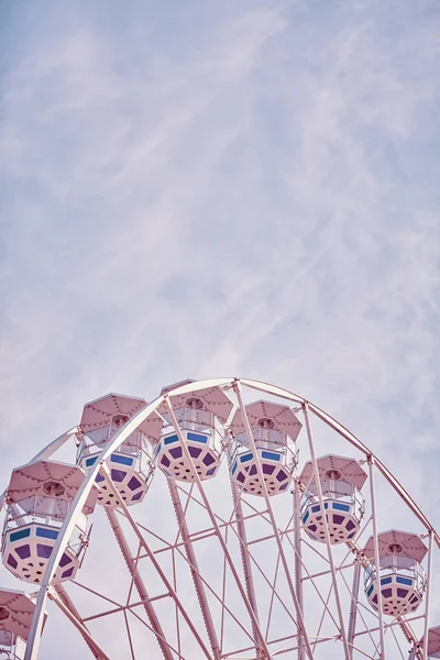 Retro Stonowanych Obraz Ferris Wheel Parku Rozrywki — Zdjęcie stockowe