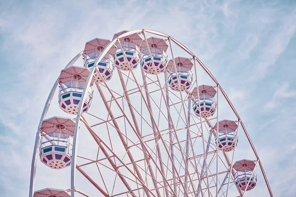 Retro Stonowanych Obraz Ferris Wheel Parku Rozrywki — Zdjęcie stockowe