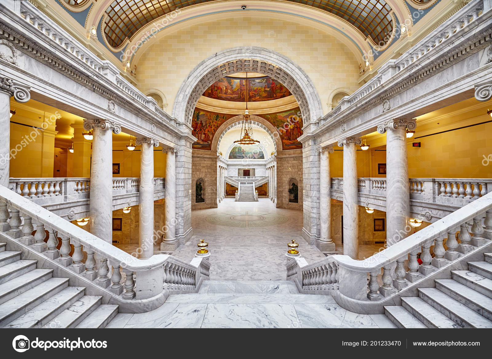 美国盐湖城2016年10月23日犹他州议会大厦典雅的内部—— 库存社论照片© MaciejBledowski #201233470