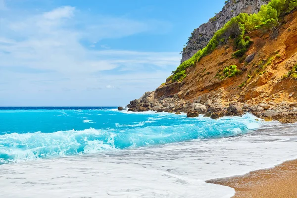 Hermosa playa vacía . — Foto de Stock