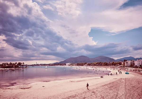 阿勒古迪亚海滩复古色调的图片 马略卡岛 — 图库照片