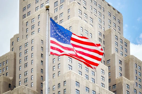 Bandera Americana Con Viejo Edificio Segundo Plano Nueva York —  Fotos de Stock