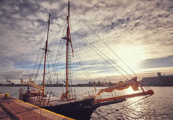 Old Schooner Moored Harbor Sunrise Color Toned Picture — Stock Photo, Image