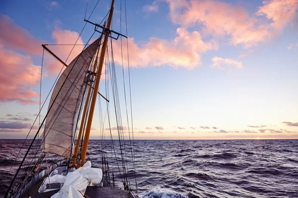 Old Sailing Ship Mast Sunset Travel Adventure Concept Color Toned — Stock Photo, Image