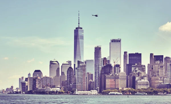 Uçan Helikopter Abd Ile Şehir New York Skyline Retro Tonda — Stok fotoğraf