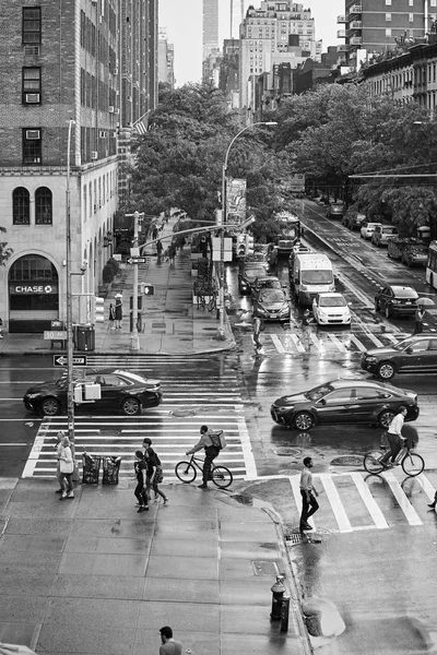 New York Usa June 2018 Busy Intersection Downtown Manhattan Rainy — Stock Photo, Image