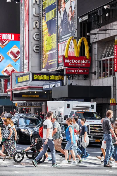 New York City Sua Iunie 2018 Traversarea Pietonală Times Square — Fotografie, imagine de stoc