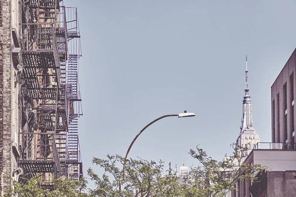 纽约城市风景与一个老大厦消防通道 复古颜色调理申请 Usa — 图库照片