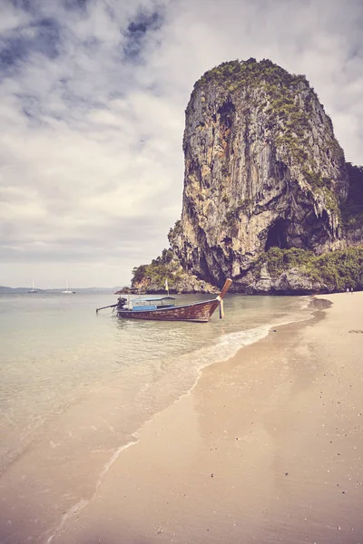 Barco Madeira Praia Railay Cor Tonificada Imagem Tailândia — Fotografia de Stock