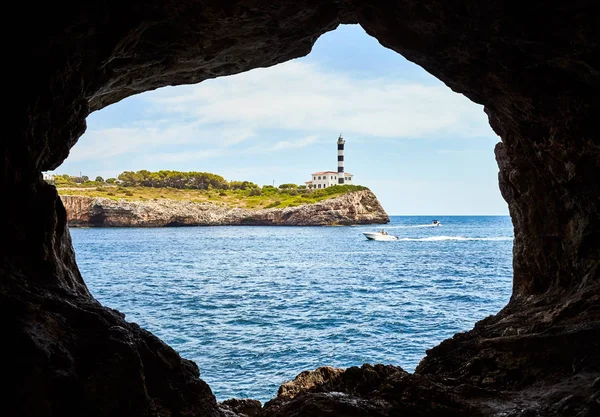 Faro Portocolom Visto Una Grotta Maiorca Spagna — Foto Stock