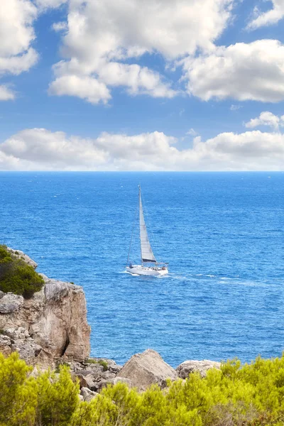Yacht Vela Visto Una Collina Maiorca Spagna — Foto Stock
