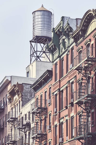 Waterreservoir Fire Escapes Symbolen Van New York City Kleur Toning — Stockfoto