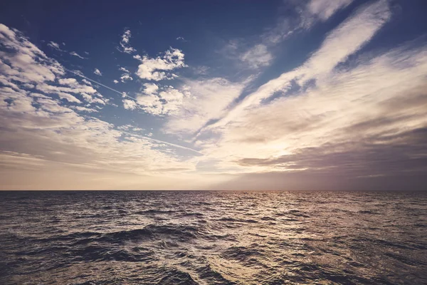 Escénico Atardecer Sobre Agua Imagen Tonificada Color — Foto de Stock