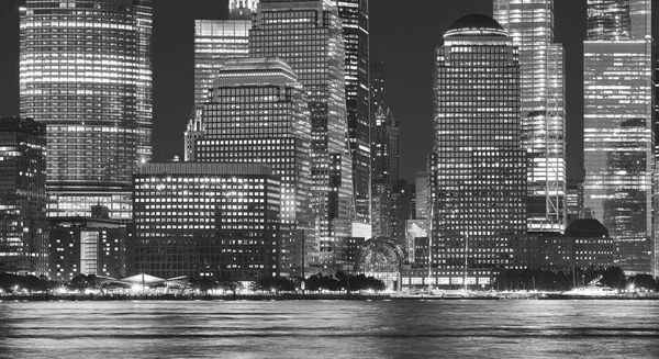 Manhattan Waterfront bei Nacht, nyc. — Stockfoto