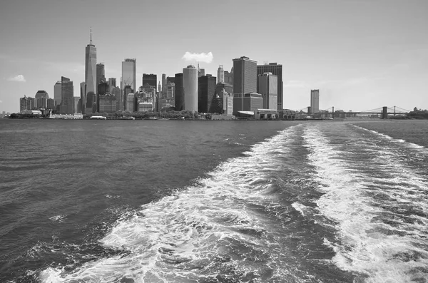 New York City városképe egy kompról, USA. — Stock Fotó