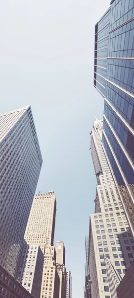 Дивлячись на Манхеттені хмарочосів, Нью-Йорк. — стокове фото