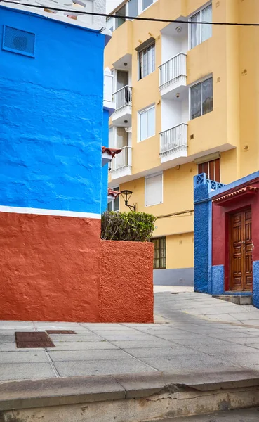 Вузька вулиця в Пуерто-де-ла-Крус, Тенеріфе, Іспанія — стокове фото